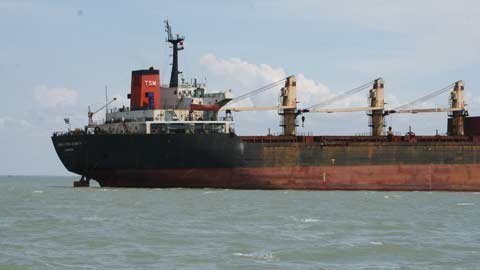 Tàu Trường Hải Star bị đâm rách 7m bên mạn trái