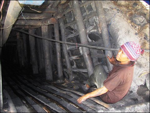 Sập hầm than, 3 người thương vong