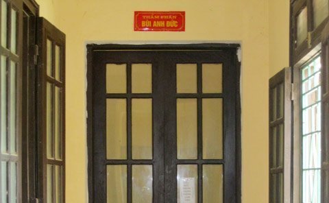 Bắt một thẩm phán nhận tiền hối lộ