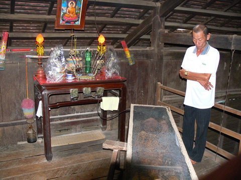 Tận mắt nhìn xác chết 44 năm ở An Giang