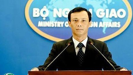 Việt Nam lo ngại tranh chấp bãi cạn Scarborough