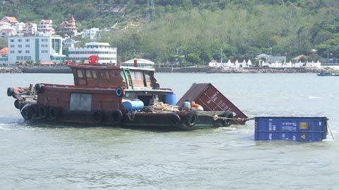 Tìm thấy 1 container “mất tích” của tàu Trường Hải Star