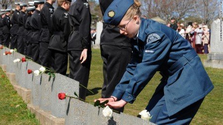 Rủ nhau du lịch thăm... cõi chết