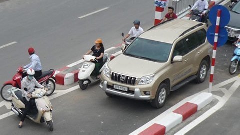 Thót tim xem người đi bộ 