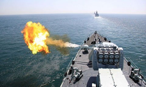 Tàu chiến TQ, Nga tập trận bắn đạn thật