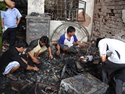 Cháy tiệm vàng, chết 4 người trong gia đình