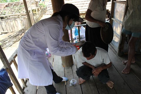 “Bệnh lạ” làm chết 19 người do nhiễm độc thực phẩm?