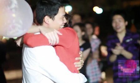 Màn cầu hôn bằng flashmob đầu tiên ở Hà Nội