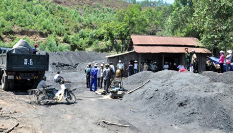 Ngạt khí trong hầm than, 4 công nhân tử vong