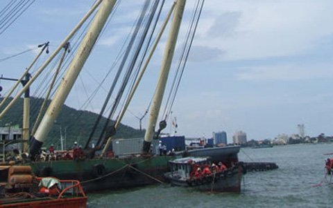 Bắt đầu trục vớt xác tàu Trường Hải Star