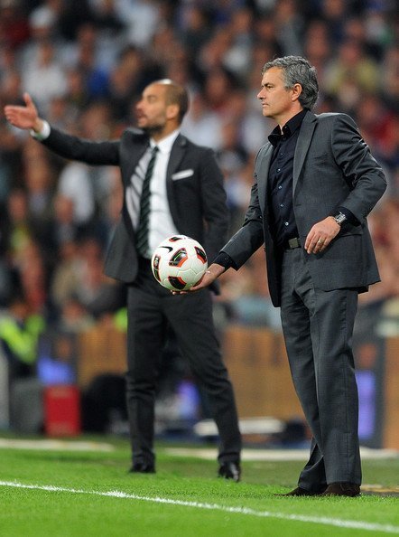 Mourinho muốn ôm hôn Guardiola trong ngày chia tay