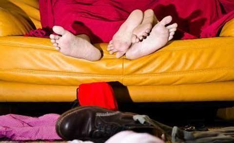 Đức: Phụ nữ cuồng dâm ép nạn nhân sex suốt 36 giờ