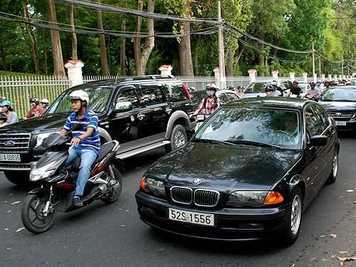 Tính chuyện lùi thời điểm thu phí bảo trì đường bộ