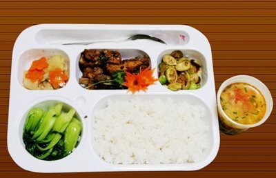 Dịch vụ cơm 'ảo' đắt khách ngày nắng đổ lửa