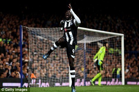 Ferguson cổ vũ Newcastle cản bước Man City