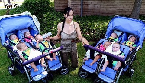 Vì tiền, bà mẹ sinh 8 con đóng phim sex