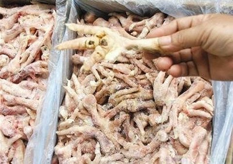 Thu 15 tấn chân gà không rõ nguồn gốc