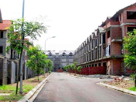 Đất nền phía Tây tăng: Lại trò làm giá?
