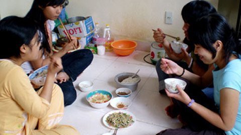 Bão giá quật ngã sinh viên