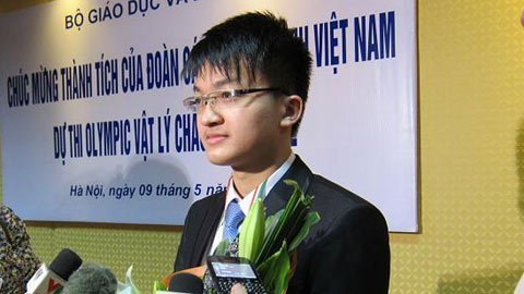 Huy chương vàng Vật lý châu Á từng bỏ học