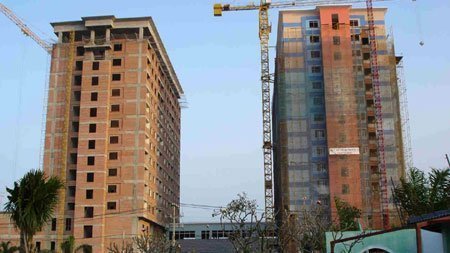 Dân đầu cơ BĐS bán tháo, chủ đầu tư xanh mặt