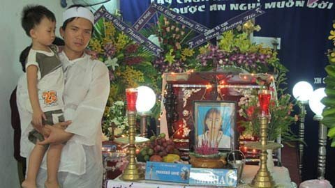 Mẹ con sản phụ chết là do...thuyên tắc ối