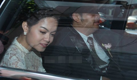 Quỳnh Anh được rước dâu bằng siêu xe Rolls Royce