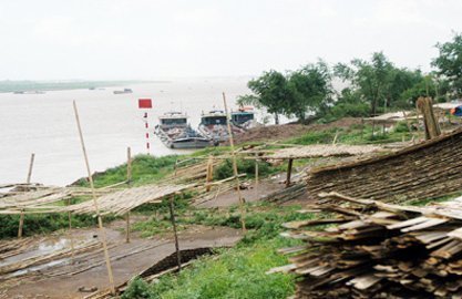 Hà Nội kiểm tra, xử lý các vi phạm đê điều xong trước 15/5