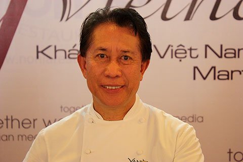 Chuyện bếp trưởng Yan học nấu món Việt