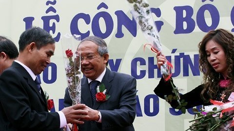 Tăng lương cho giáo sư