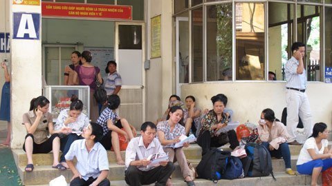 Nắng nóng, “cò” bệnh viện được thể tung hoành