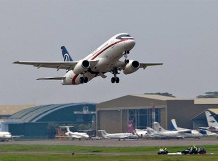 Máy bay Sukhoi rơi: 