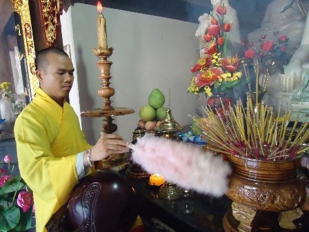 Sư thầy trụ trì chùa ở Trường Sa