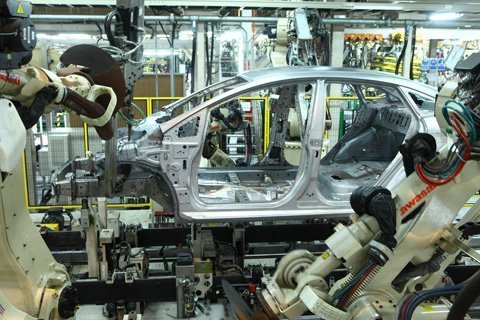 Ôtô: Tồn kho hàng ngàn chiếc, giảm giá cả tỷ  đồng