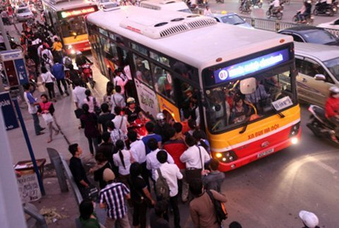 Hoảng hốt phát hiện xác thai nhi trên xe buýt