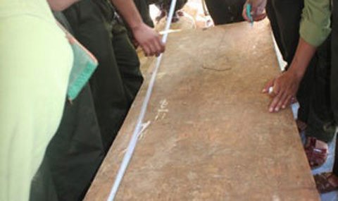 Đại gia Hà Nội chi 60 tỷ đóng quan tài gỗ sưa