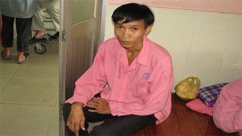 Cha bệnh tim, mẹ bỏ đi nguy cơ hai trẻ bơ vơ