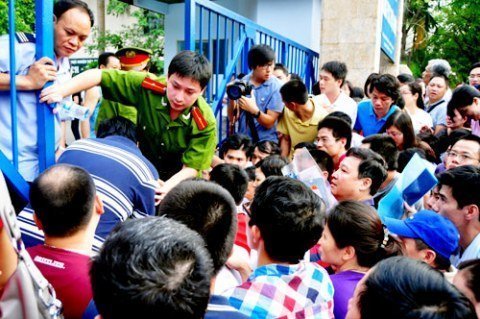 Điều gì đang xảy ra sau cánh cổng trường Thực nghiệm?