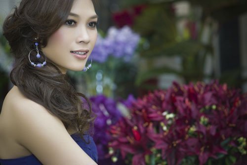 Mỹ Tâm biểu diễn trong chương trình MTV EXIT 2012