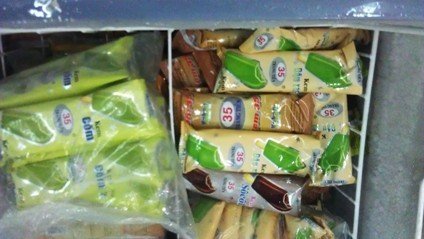 Siêu thị nhan nhản kem Tràng Tiền 'nhái'