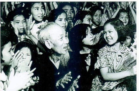 Bác Hồ trong ký ức cô học sinh piano đất Hà thành