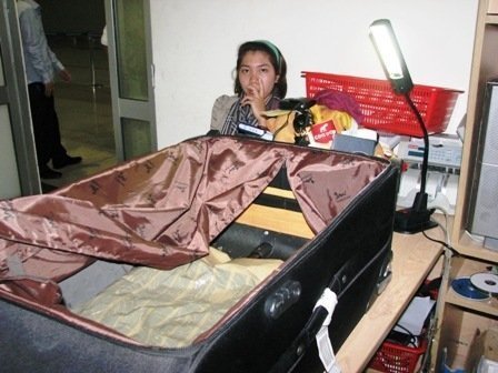 Khó tin thủ đoạn buôn ma túy qua đường không