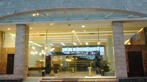 Đằng sau sự xa xỉ của Golden Westlake