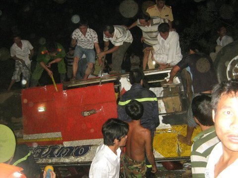 Hình ảnh hiện trường tai nạn 36 người chết