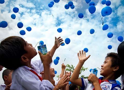 Hà Hồ và 3 hoa hậu tái hiện giấc mơ trẻ nghèo Việt