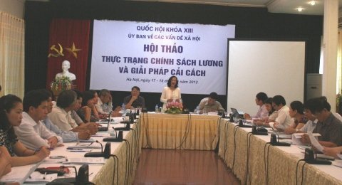 Lương thấp nên tham nhũng vặt?