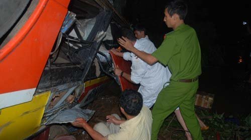 Vụ tai nạn thảm khốc: Xe gặp sự cố trước?