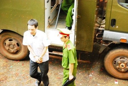 Bắt giam trở lại người 2 lần thoát án tử