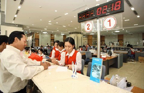 Trần lãi suất mất ý nghĩa khi NH vẫn làm ngơ