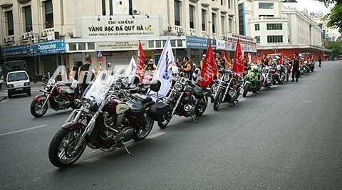 Dàn siêu môtô và xế 